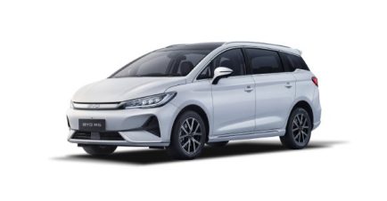 BYD M6
